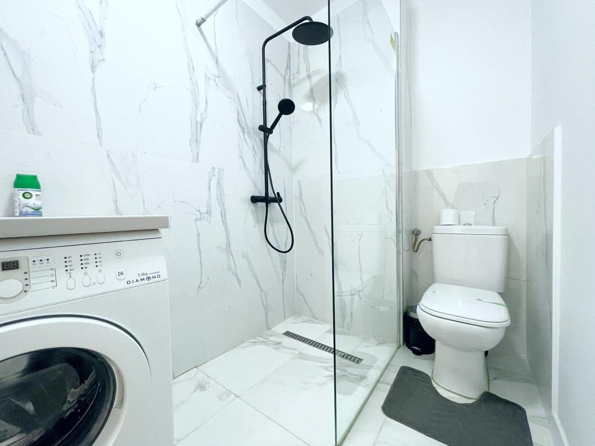 Yamalux Apartments - Ploiesti 33 クルージュ＝ナポカ エクステリア 写真