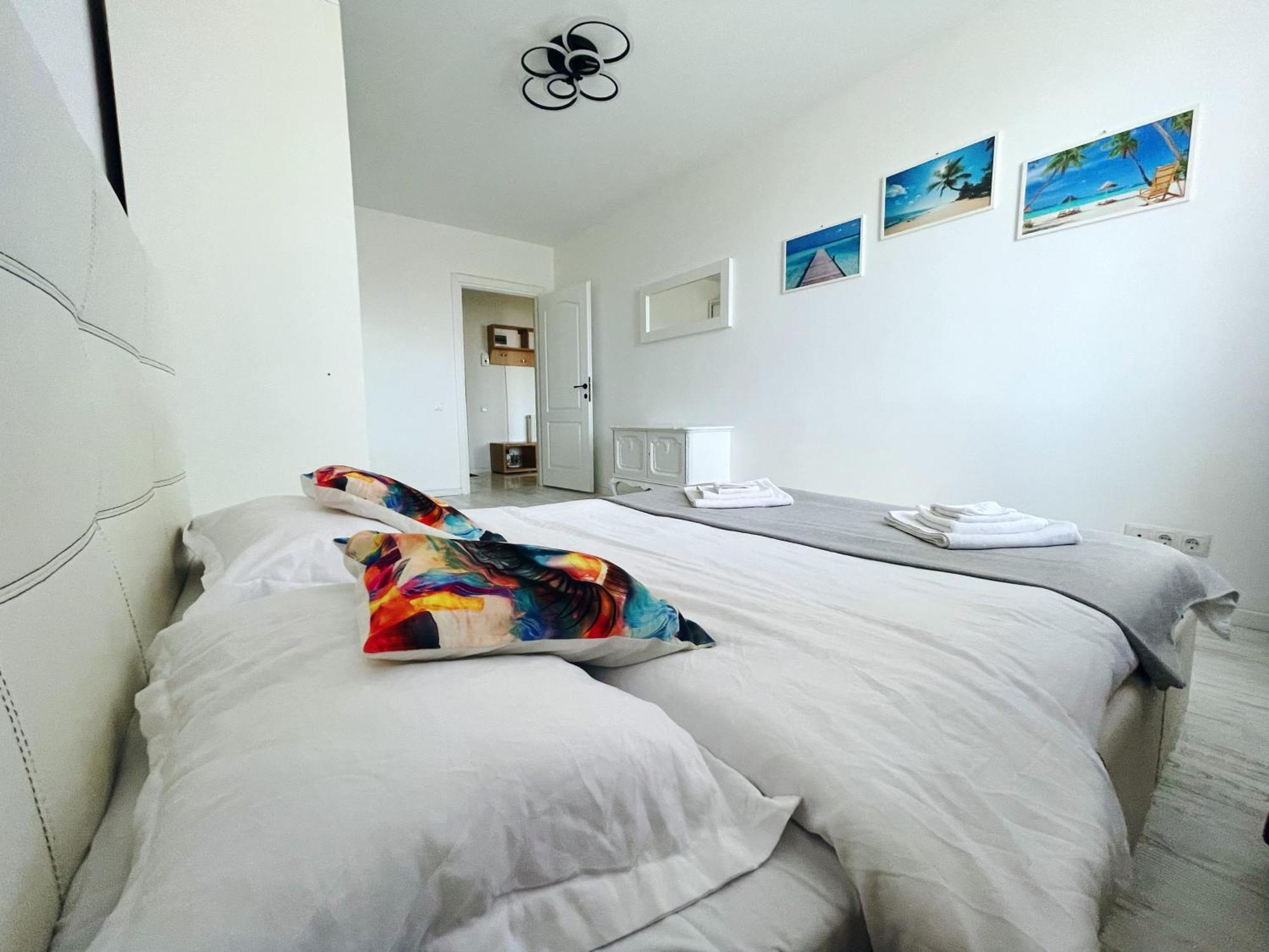 Yamalux Apartments - Ploiesti 33 クルージュ＝ナポカ エクステリア 写真
